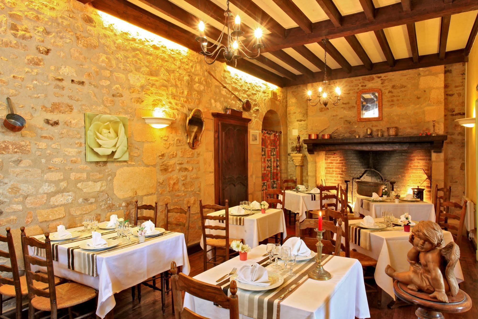 Hotel Restaurant La Verperie Sarlat-la-Caneda Exterior photo